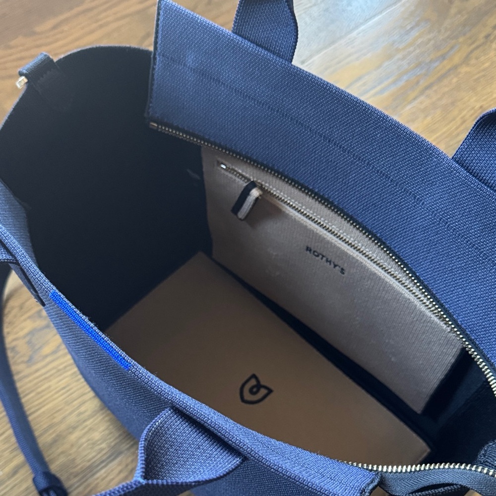 Rothy’s Handbag in Navy Night - Picture 3 of 12
